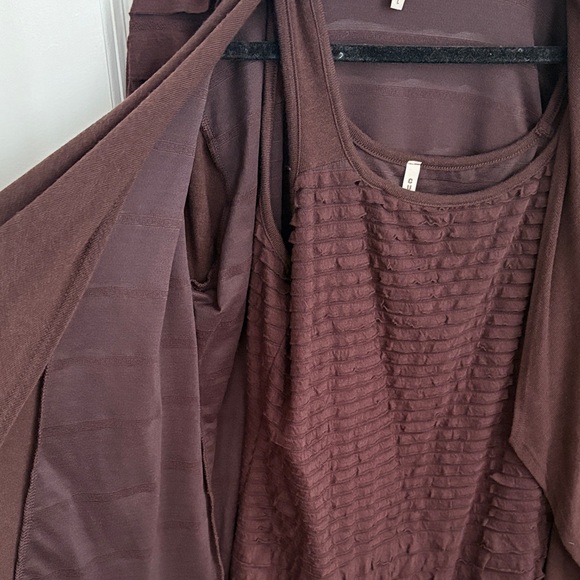 Cubism Brown Ruffled Sweater Set - Picture 4 of 9